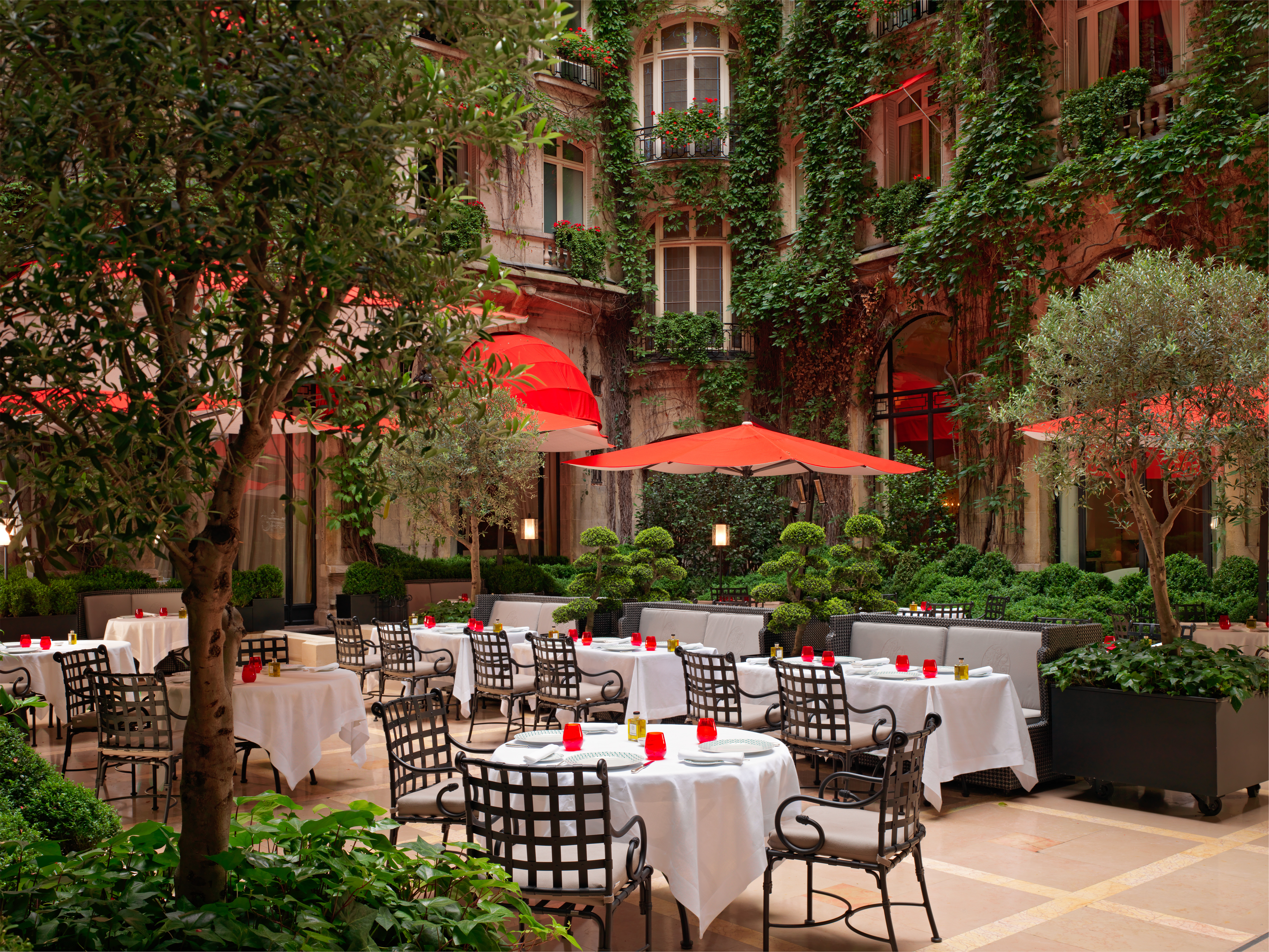 Hôtel Plaza Athénée | Paris, Île-de-France, France | Venue Report